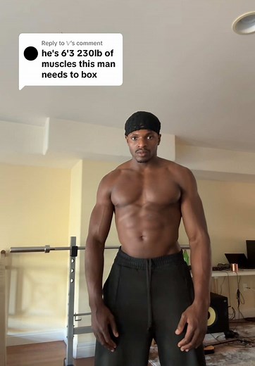 Muscle Showdown: Tall Guy vs Short Guy Boxing