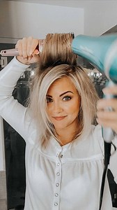 876K views · 9.2K reactions | You can use either a round brush, or flat brush, utilizing the same techniques! Products used: ✨Aveda thickening tonic ✨Aveda Volumizing tonic ✨Aveda nutriplenish leave in conditioner shop those here: https://m.aveda.com/artists/artist.tmpl?vanity=1&artistID=446649572&SalonID=1597 Round brush: I couldn't find mine, but here is a good one, that is very similar! https://rstyle.me/+Af6p7QNeNs43w4QSMAtKjw | Harmonize Beauty | Facebook