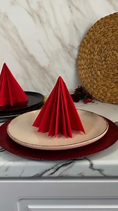 Elegant Christmas tree napkin fold 🎄#christmasnapkinfold #elegantdecor #diytabledecor | Beamish DIY