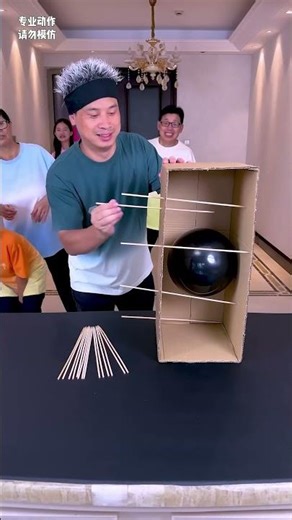 Balloon popping challenge! Those who fail will be attacked by water guns#funfamily