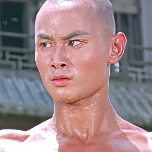 The 8 Diagram pole fighter(1984)| He had shaved his head blad for the shake of practiceing kung fu⚔️