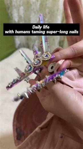 This issue's Q&A: Fastening buttons with long nails