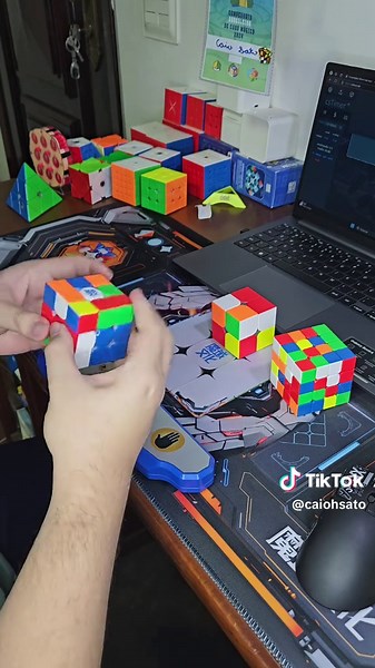 Rubik's Cube Relay Challenge Completed in 32.71 Seconds