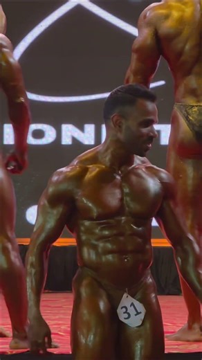 Free posing bodybuilder #fitnessinfo #shorts