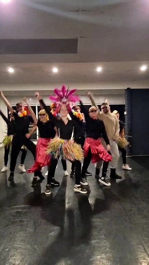 #fy #foryou #foryoupage #fyp #viral #trend #imadeyoulook #meghantrainor #dance #tiktok #f2dancecompany #f2dc #oldambt #gucci #winschoten #viraalgaanisookgaan #viralvideo #voorjou