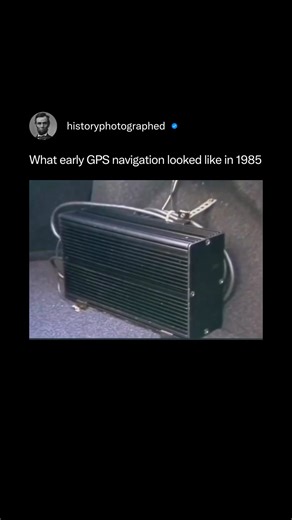 GPS is now ubiquitous in phones, cars, and smartwatches, a standard feature we take for granted. However, it was once a revolutionary technology, considered cutting-edge in the late 1980s and 1990s, when early in-car navigation systems first emerged. Credit: Thames TV Archive | History In Pictures