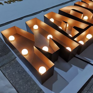 [Hot Item] Vintage Weathered Metal Finish Letter Signboard LED Sign Display