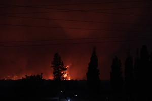 Ανεξέλεγκτη η φωτιά στην Εύβοια – Εκκενώνονται κι άλλοι οικισμοί - ΤΑ ΝΕΑ