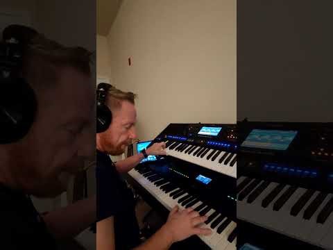 Dance music with ‪@yamahaglobal‬ DGX 670 and SX 920. The best keyboards.