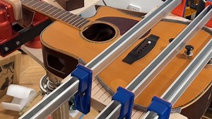 历时2160小时！面板四道裂缝，音梁脱落吉他结构修复！