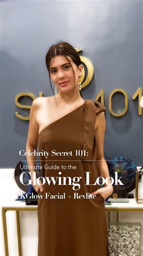 Celebrity Secret 101: The Ultimate Glow-Up! ✨ Get glass-like, youthful skin with deep cleansing, gentle exfoliation, and intense hydration. Boost collagen production for a plump, radiant look using advanced serums & techniques. Want flawless confidence? We got you! 💃 Celebs swear by Revlite for smooth, even-toned skin—plus, it’s the perfect lunchtime beauty fix! ✨ Say goodbye to dullness & hyperpigmentation—book now! 📩💬 #loveyourskin #skin101society #glowwithskin101 #glassskin #kglow | Skin 1
