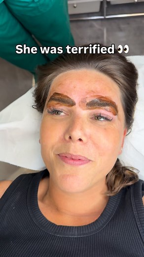 Tense microbalding reveal 👀 Microblading that transforms more than just brows — it brings confidence, emotion, and a fresh start. We also offer Microblading training for beginners — fully accredited, in-depth & led by an internationally trained artist. DM for course info! 🎯 Purpose: Add shape, fullness & definition to your brows 👓 How it Works: I use a handheld tool to carefully implant pigment under the skin, creating ultra-realistic, hair-like strokes 🎉 Results: Instant transformation 😴 P