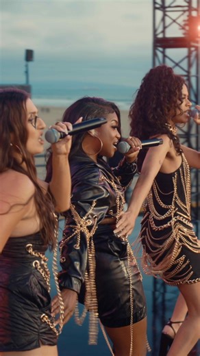 Netflix US on Instagram: "first live performance from THEEEE winners of BUILDING THE BAND S1... 3Quency!!"