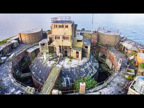 Exploring The Mysteries Of A Massive Abandoned Sea Fort On Horse Sand Solent (Palmerston Fortress)
