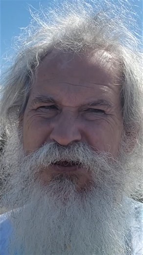 Rodney Norman on Instagram: "Dealing with awful people? Don't get mad, get curious! Pretend you're writing a book and they're your case studies. It's kinda fun! #PeopleProblems #LifeHack #MindsetShift #DealingWithPeople #Funny #Perspective #ReelsOfInstagram"