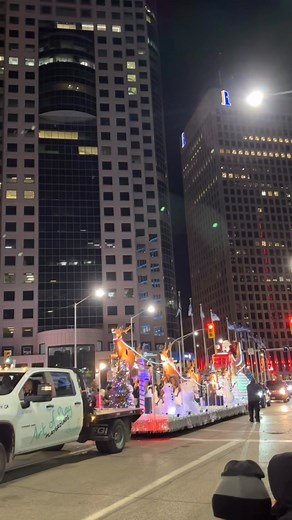 Highlights of the Santa Claus parade in Winnipeg 2025 #santaclaus #santaclausparade #winnipeg #manitoba #nonfollowersviewerseveryone #followersreelsfypシ゚viralシfypシ゚viralシalシ #manitobahydro | Rod Finds