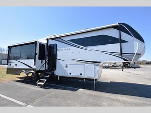 New 2025 Grand Design Solitude 310GK Fifth Wheel