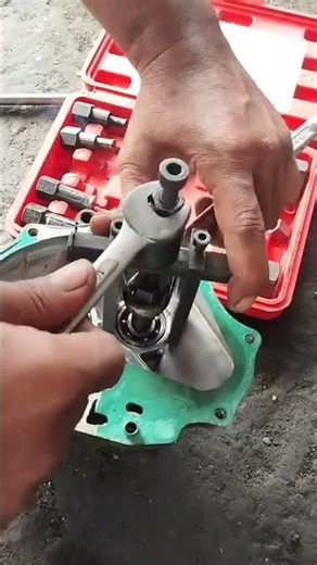 How to Remove a Bearing Using a Bearing Puller | Automotive Tutorial