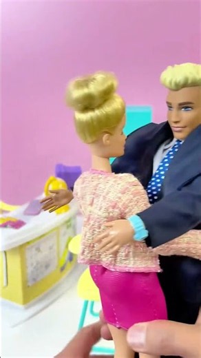 Barbie and Ken set up elementary school classrooms together#barbie#barbiegirl#toys#芭比娃娃