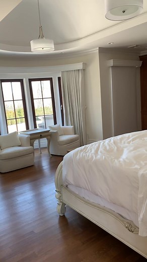 What does the ultimate bedroom setup look like to you? Here’s one we did recently…This bedroom features a curved drapery track with automated shades by @lutronelectronics and a custom-made cabinet with a motorized tv mount by @futureautomation. Lay back, relax and let ATTYWON automate your home with @nice.elancontrolsystems. #elancontrolsystems #automaticshades #lutronshades #lutron #samsungtv #motorizedtvmount #smarthometechnology #luxurylıfestyle #longislandnewyork #hiddentv | All The Technolo