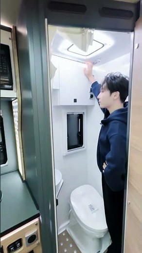 The spacious Seal C33 Custom Edition with 6 seats, transverse bed, and side extension is truly