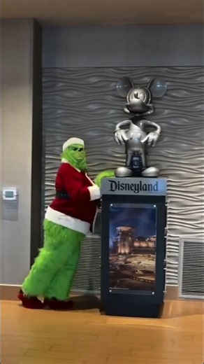 From Who-ville to SpringHill - even the Grinch couldn’t resist our holiday cheer! 💚 Join us November 14 & December 19 from 3pm to 5pm for gingerbread decorating, a hot cocoa station, egg nog for adults, & Christmas music! 🎄🎁 | SpringHill Suites by Marriott Anaheim Maingate