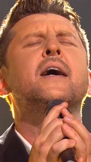 Владимир Войнов с песней «Занавес» поднял всю сотню и набрал 100 баллов! 👏 | Радио в Германии "Radio Kartina"