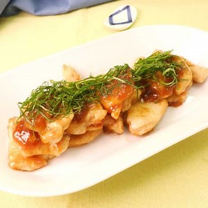 さっぱりお手軽！ 鶏むね肉の梅照り焼きのレシピ動画・作り方 | デリッシュキッチン