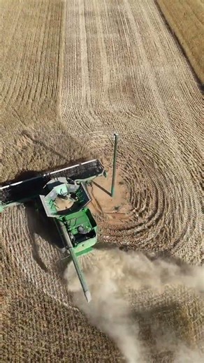 Power pole loving #fyp #farmtok #johndeere #harvest25 #asmr