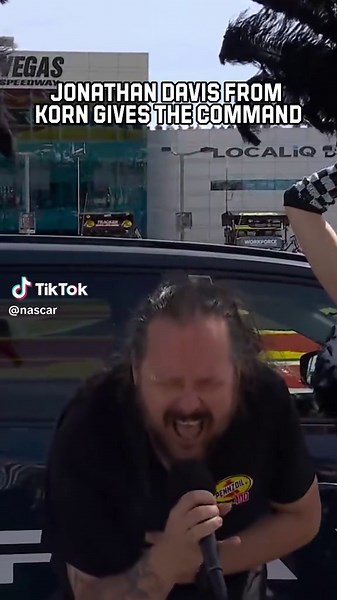 Jonathan Davis Pumps Up Fans at NASCAR!