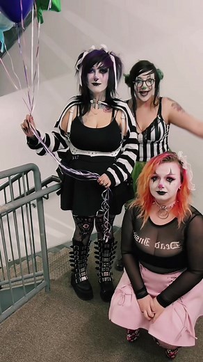 Silly goofy clown girls 🎪✨