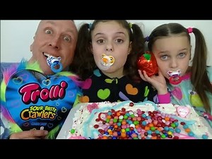 Bad Baby Giant Valentines Cake & Candy Challenge Victoria Annabelle Toy Freaks