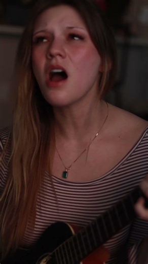 On the ‪@FlightUkulele‬ Iris Tenor 8-String! #isntshelovely #steviewonder #ukulele #cover #acoustic