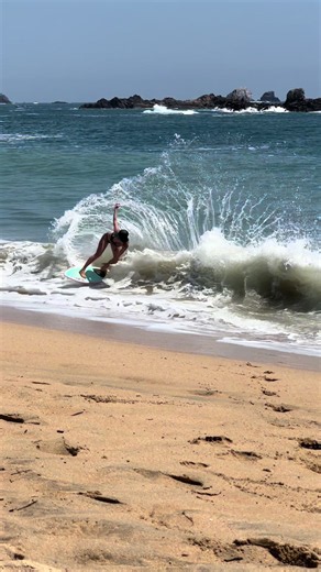 The good life 👙🔥 #skimboarding #surf #bikini #life