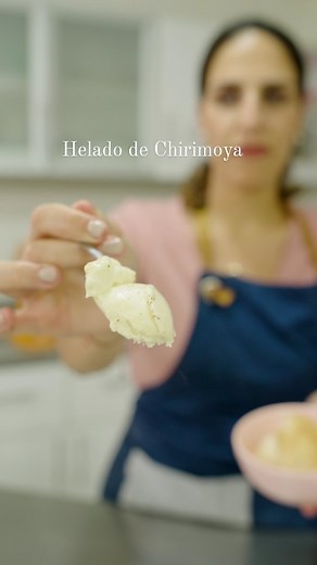 #receta Helado de chirimoya 🍨🌞 apunten👇🏽 Es la receta más rica, cremosa, fresca y fácil que van a probar, nosotros en taller nos terminamos este heladito en 5 minutos, muuuy rico así q les recomiendo full para el veranito 🌞 Necesitan: 250gr leche fresca 3 yemas 75gr azúcar blanca 60gr crema de leche 200gr pulpa de chirimoya 🍈La pulpa de chirimoya pueden comprarla ya congelada, si quieren el dato de un buen proveedor de pulpa congelada, comenten "quiero" y se las mando al DM!📨 #instagood #