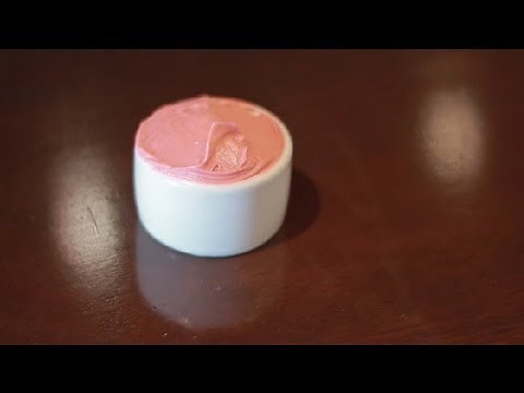 How to Make Pink Icing : Icing & Frosting