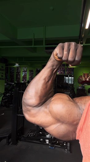 Über Masculine | D.O. Uganda . . . #muscle #stud #musclegod #worship #muscleworship #manly #men #hunk #flex #bodybuilding #pose #biceps #pecs #abs #quads... | Instagram