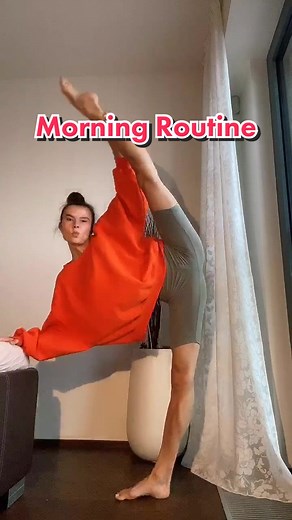 Bone Cracking Sounds in Gymnastics and Ballet