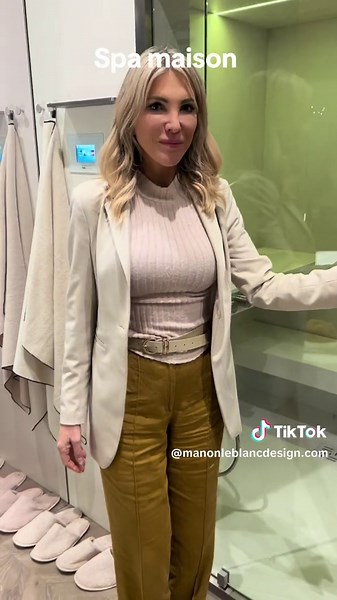 Spa maison 🙏 Effet de relaxation dans la salle de bain, sauna, bain vapeur. C'est un endroit qui prend de plus en plus d'importance dans les maisons :) Moi, j'aime beaucoup les créer chez les clients www.manonleblancmaison.com Home Spa 🙏 Relaxation effect in the bathroom, sauna, steam bath. It’s a space that is becoming increasingly important in homes :) I really enjoy creating them for clients. #spamaison #saunamaison #bathroom #salledebainspa #renovation #homespa #sauna #designer #salledebai