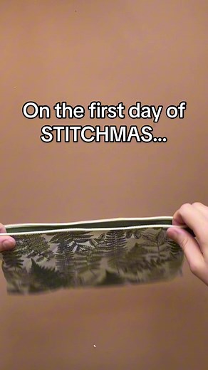 How to Sew a Zipper Pouch Tutorial for Beginners