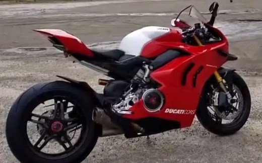 杜卡迪v4r测评，公路狂奔简直就是完美的工艺品