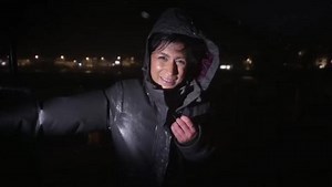 TV reporter blasted by Storm Goretti struggles to stay upright during broadcast