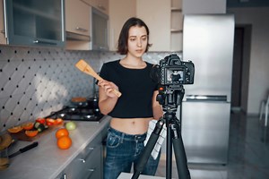 As Cooking Tutorials Disappear From TV, Chefs Pivot to YouTube to Find a New Audience