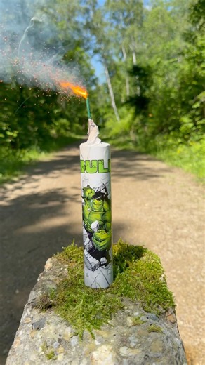 HULK👊🏻🧨💨 #fireworks #green #firecracker