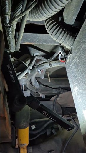 현대 포터 씨티벤 12v D/C 에어컨 사용중 콤프레샤 고장으로 에어컨 작동안돼서 교체 작업중