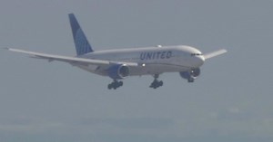 United Airlines plane loses a tire midair, lands safely at LAX