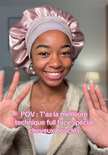 J’ai dead aussi mes sourcils non 👀✨ ?! en ce moment, mes boucles coopère bien, je suis contente 😂💖 ##klavina##antonyellaptc##makeup##cheveuxfrisé