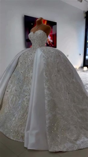 163 reactions · 17 shares | "Exquisitely crafted in couture lace and duchess satin, this custom gown defines timeless #IrishElegance #TravellerCouture #CelticBridalGlam #BoldAndBridal #IrishQueenStyle #TravellerGownGoals #MajesticIrishBride #CoutureTravellerDress #RoyalIrishBride | Thevictorianbridal | Facebook