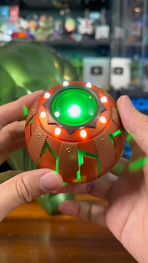 Unboxing Hasbro’s Marvel Legends Series Green Goblin Roleplay Electronic Pumpkin and Premium Roleplay Helmet for our geek shelves! #SpiderMan #GreenGoblin #MarvelLegends #Unboxing | Geek Culture