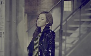 2NE1 - LONELY - 4K HDR MV